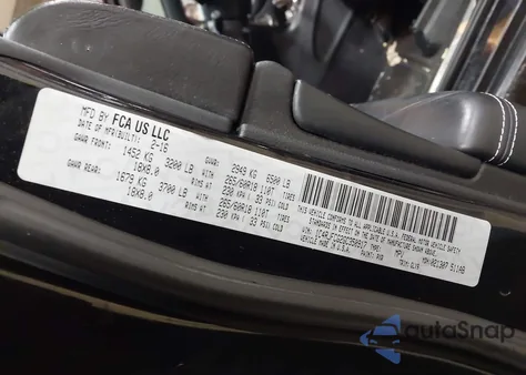 2016 Jeep Grand Cherokee Overland z USA, uszkodzony, nr VIN 1C4RJFCG2GC350917